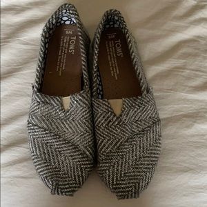 Shiny fabric Toms
